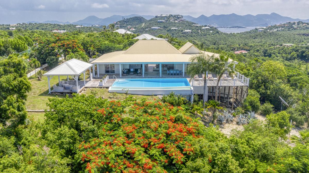 3 Location villa callisto 3 chambres 3 salles de bain avec piscine vue mer aux Terres Basses à Saint Martin